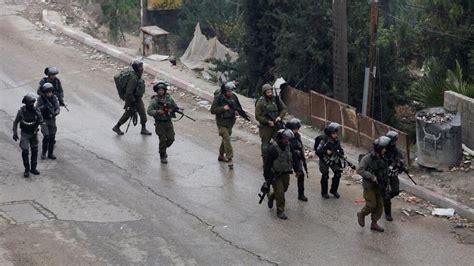 east west bank hk|Two days of Israeli raids kill at least 16 Palestinians in West Bank .